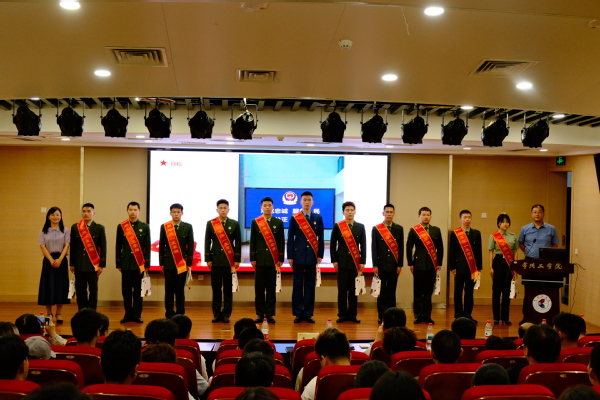 公司举办“最美退役老员工”优秀...